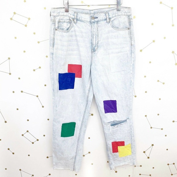American Eagle Outfitters Denim - AE • Painted Distressed Light Wash Mom Jeans